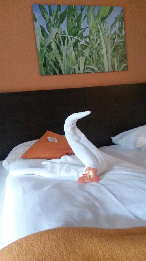 Kh Hotel Mit Restaurant 가이젠펠트 외부 사진
