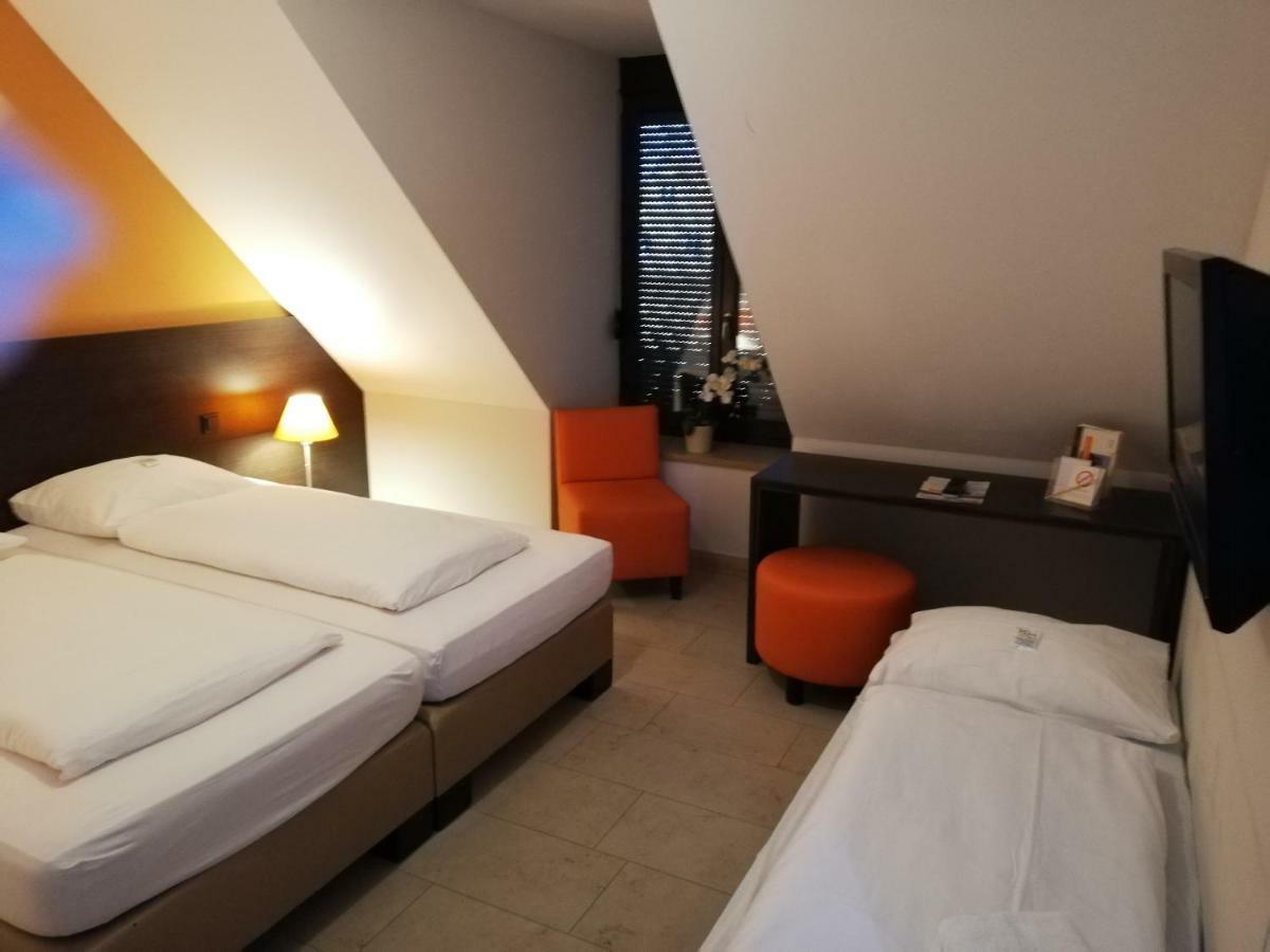 Kh Hotel Mit Restaurant 가이젠펠트 외부 사진